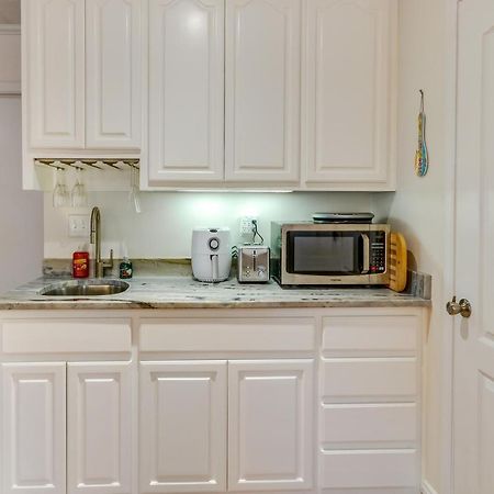 Gulf Breeze Vacation Rental For 2 With Pool Access! エクステリア 写真