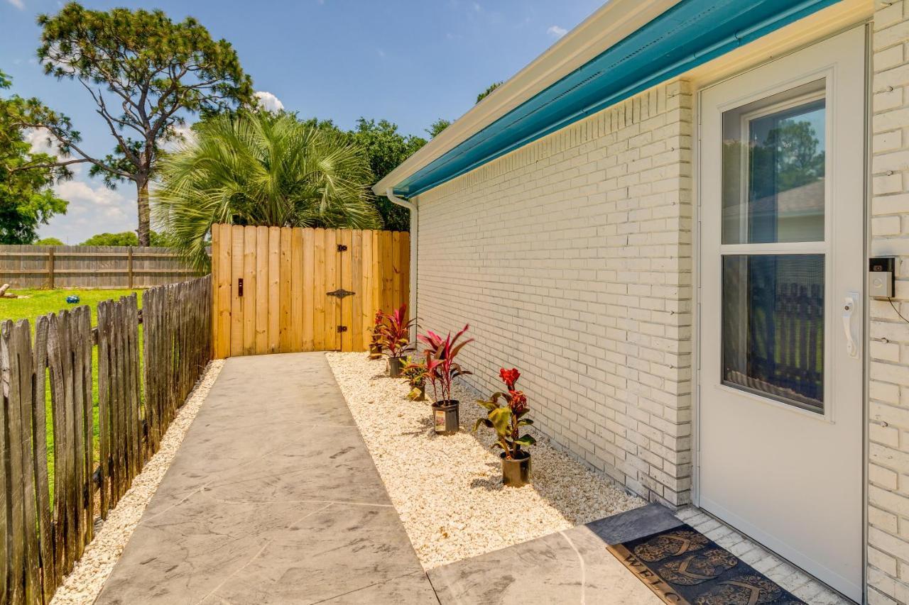 Gulf Breeze Vacation Rental For 2 With Pool Access! エクステリア 写真
