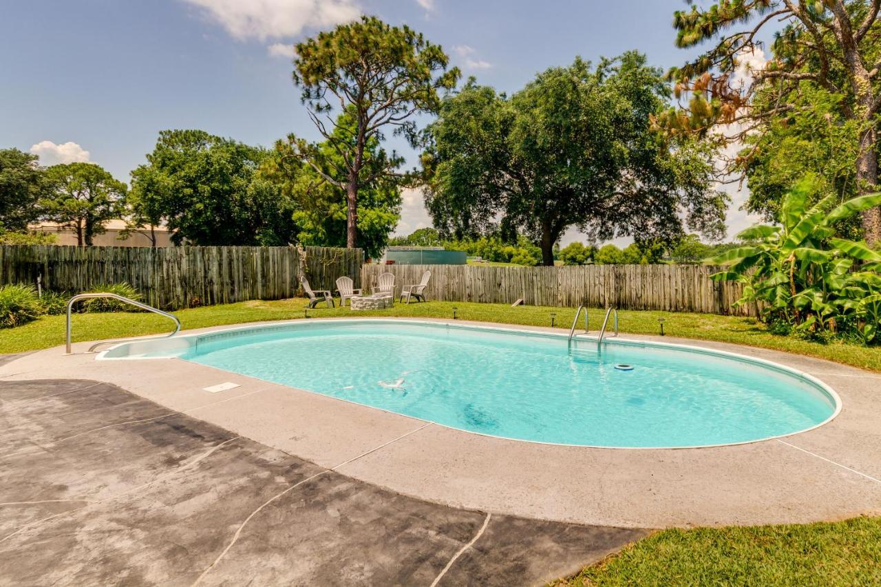 Gulf Breeze Vacation Rental For 2 With Pool Access! エクステリア 写真